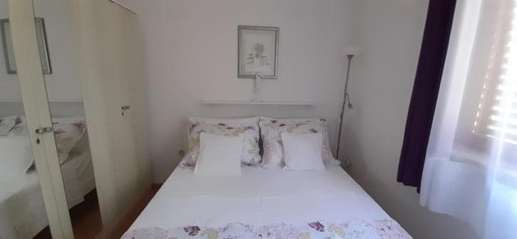 Peace And Quiet Apartment In Brela, Croatia Esterno foto